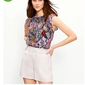 NWT LOFT Petite Mosaic Floral Smocked Neck Shell Whisper White – Size XXSP